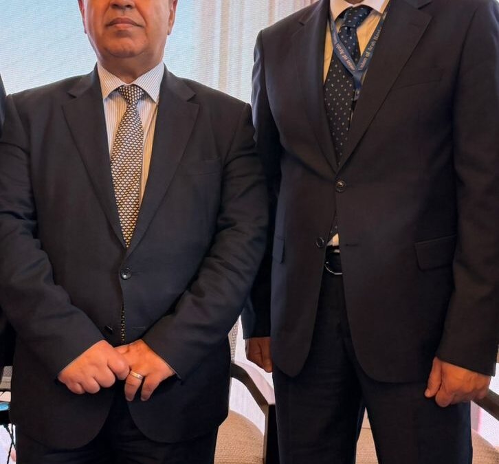 الهمداني يلتقي المدير التنفيذي لصندوق النقد الدولي لبحث تعزيز الشراكات الدولية وتطوير القطاع المصرفي اليمني