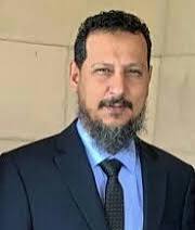 خلفيات الحملة الاعلامية ضد محافظ عدن، من منظور علم الإدارة والاقتصاد