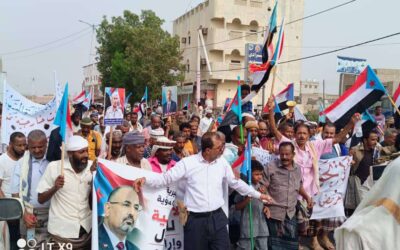 انتقالي أبين ينظم مظاهرة جماهيرية ويتعهد بمواصلة النضال حتى تحقيق أهداف الجنوب