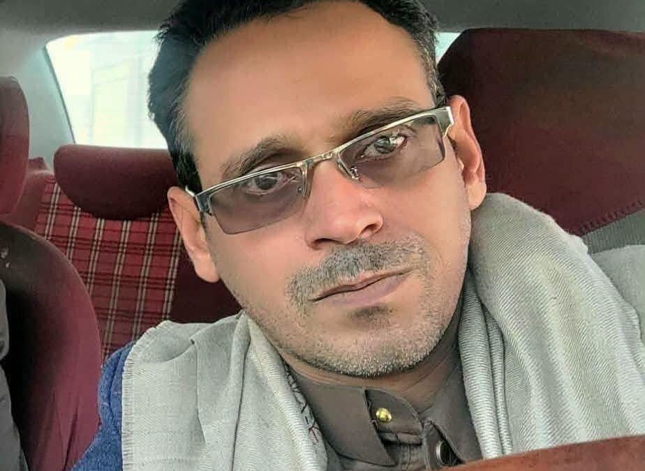 اعتقال الناشط المحسوب على جماعة الحوثي  فارس أبوبارعة عقب اقتحام منزله في صنعاء فجراً