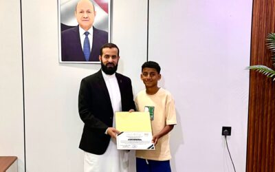 محافظ أبين يكرّم العبقري يسلم وليد السعيدي بعد إحرازه المركز الثاني عربيًّا في بطولة الرياضيات الذهنية بتونس