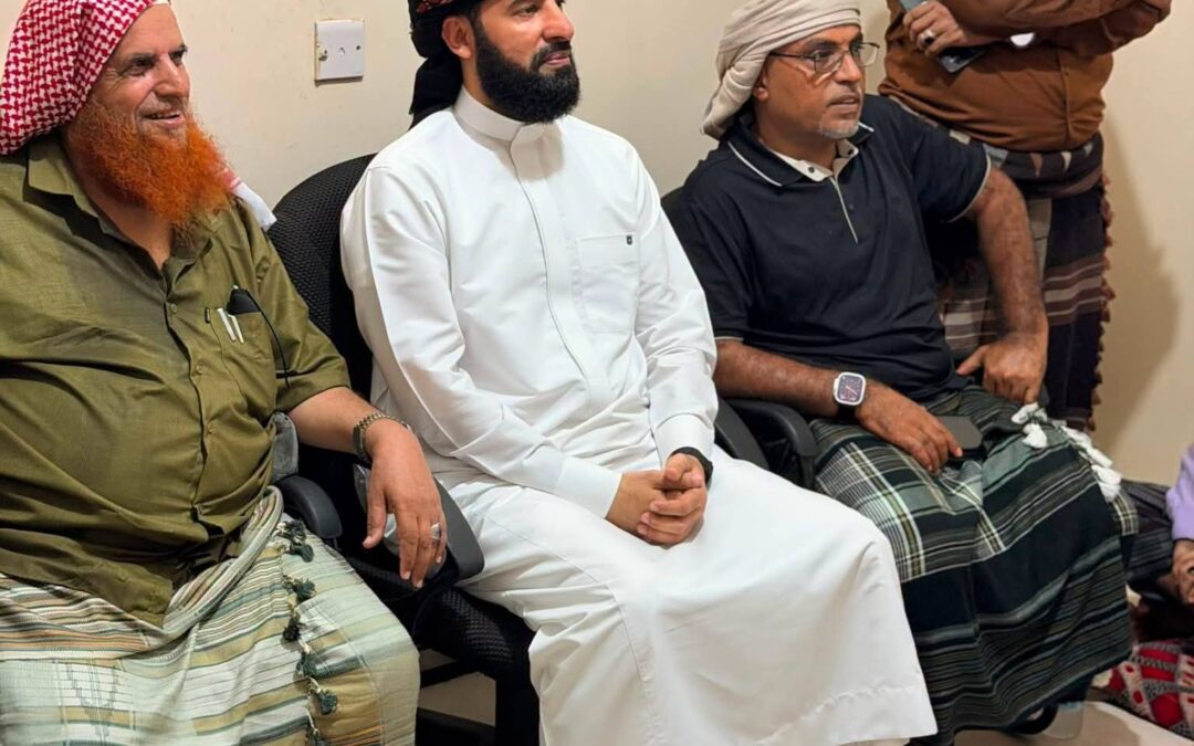 :ط محافظ أبين يتفقد سكن طلاب سرار في عدن ويوجه بتوفير منظومة طاقة شمسية دعماً لمسيرتهم التعليمية