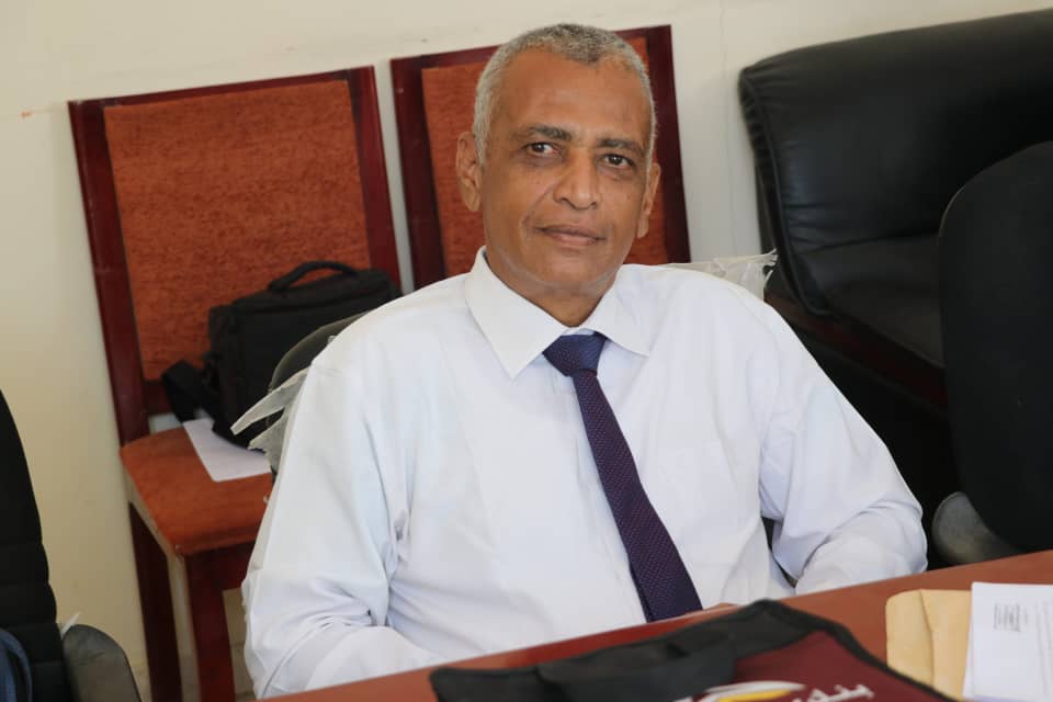 جامعة أبين تمنح الدكتور عبدالسلام راجح اللقب العلمي “الاستاذيه”