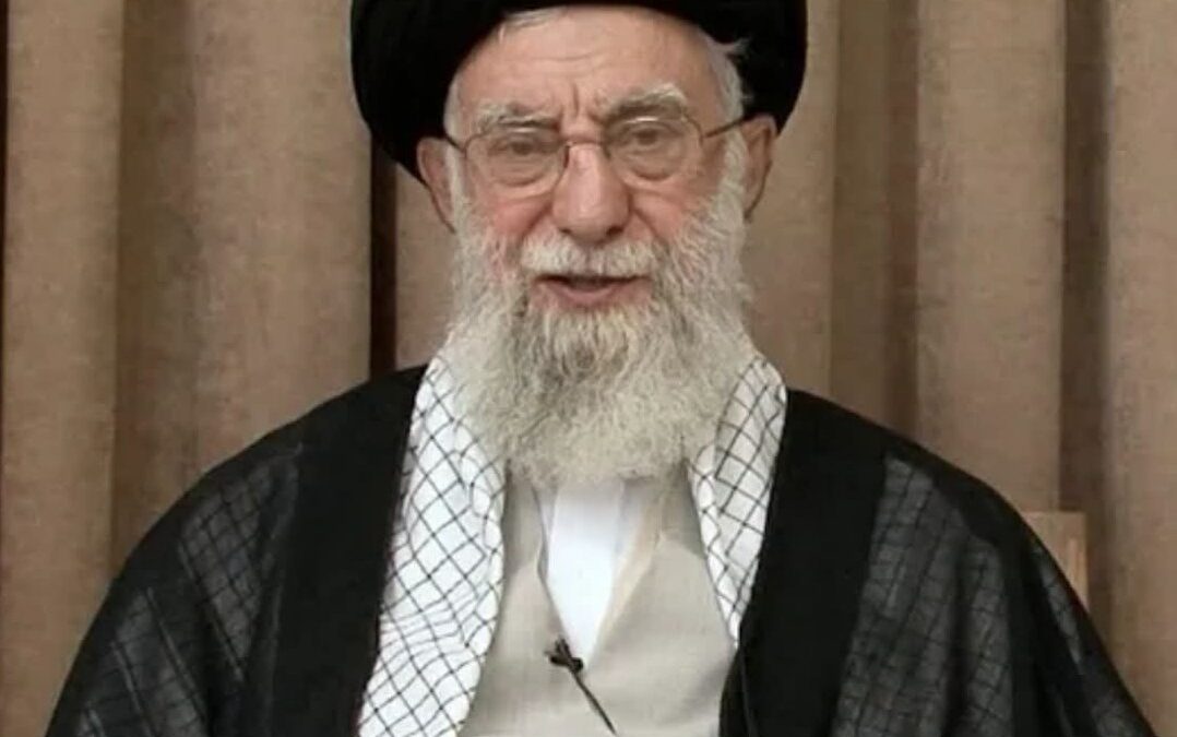طهران تشهد أكبر جنازة في التاريخ !