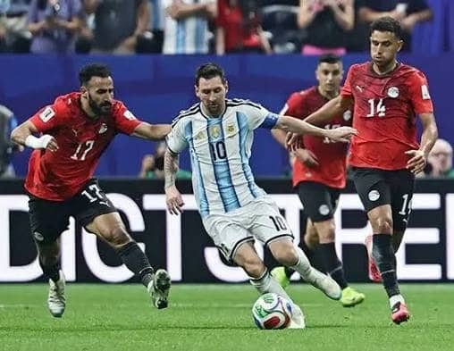 متى سيفهم شبابنا حقيقة كرة القدم؟!