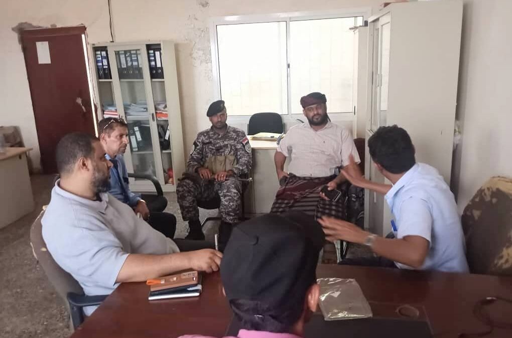 نيابة الأموال العامة والجمارك تطلعان على المضبوطات المهربة وتشيدان بأداء قوات الأمن الوطني لحج