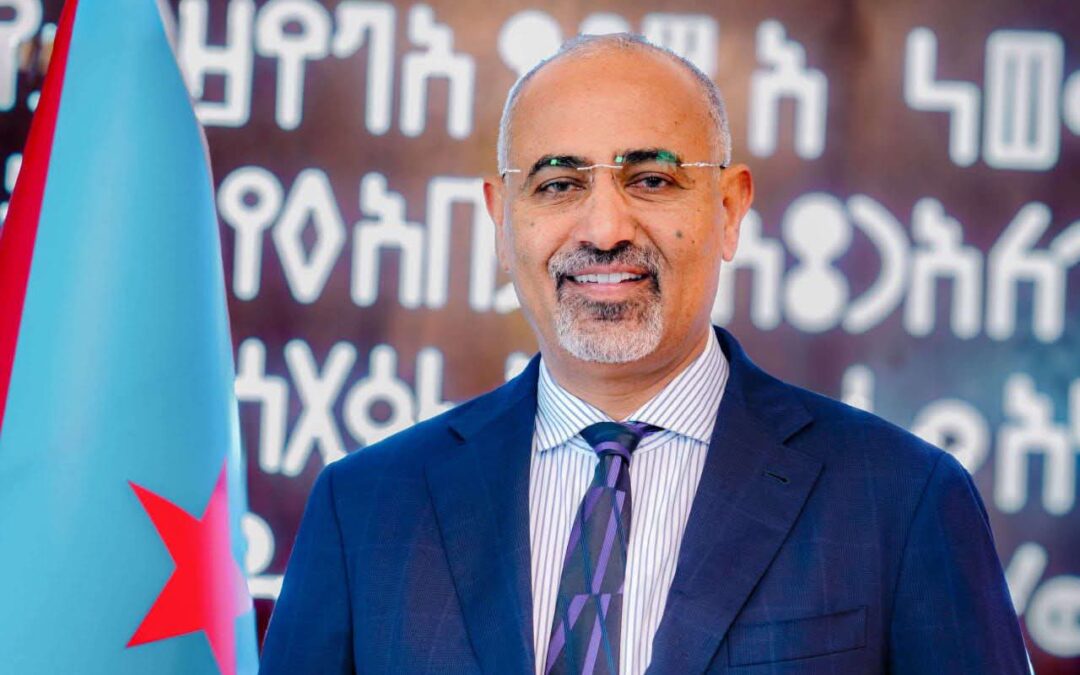 الرئيس الزُبيدي: القوات المسلحة الجنوبية ستظل الحصن المنيع للجنوب وشريكًا فاعلًا في حماية الأمن والاستقرار الإقليمي