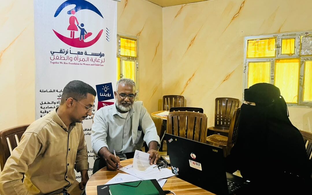 مدير مكتب الشؤون الاجتماعية والعمل بخنفر يزور مؤسسة «معًا نرتقي»-محافظة أبين