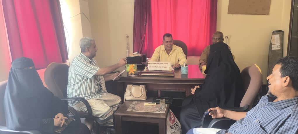 مدير جهاز محو الامية بأبين يلتقي بفريق التوجية والإدارة المختصة لمناقشة الاستعداد والتحضير للعام الدراسي 2027/2026م