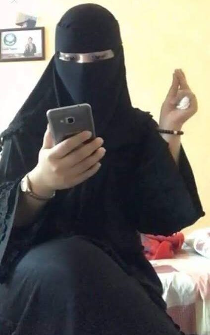 امرأة تشترط العودة إلى طليقها  بزواج من كان حبها الأول