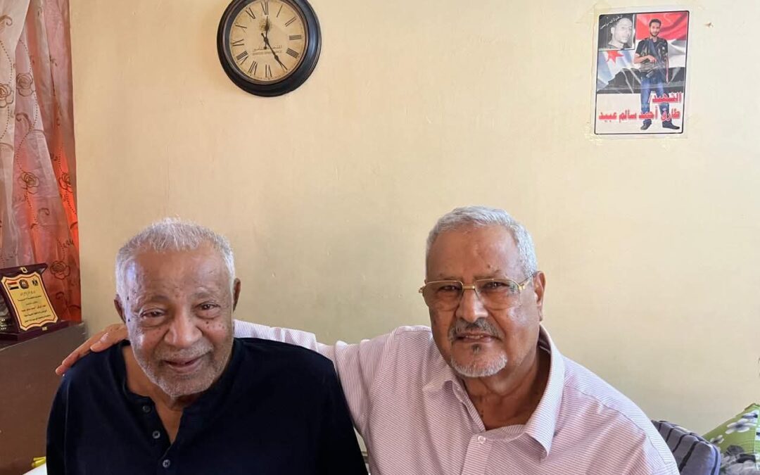 لقطة تاريخية تجمع بين أول قائد لسلاح الجو وأركان القوى الجوية والدفاع الجوي للجيش الجنوبي