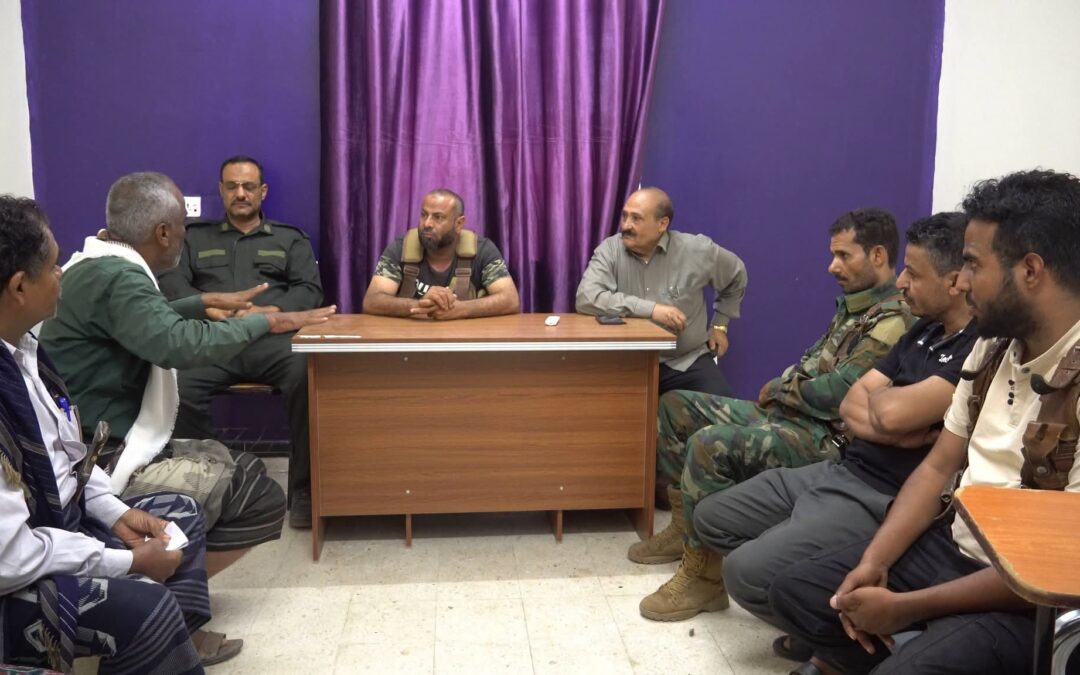 محافظ الضالع يترأس اجتماعاً أمنياً طارئاً ويُعلن حالة الطوارئ في المدينة على خلفية جرائم التقطع