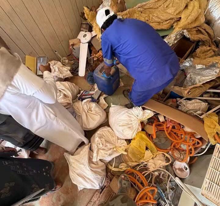 إدارة البحث الجنائي بأمن وشرطة ساحل حضرموت تضبط معملاً لتعدين الأحجار الحاملة لمعدن الذهب وكميات من المازوت