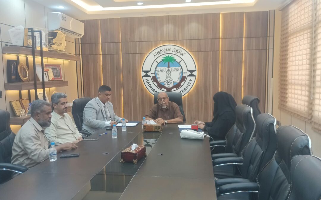 جامعة حضرموت ترعى توقيع اتفاقية بين كلية التعليم المفتوح ومؤسسة الأمل الثقافية الأجتماعية النسوية لتنفيذ برنامج التعليم عن بعد بالشحر