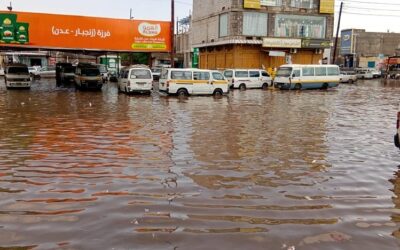 أمطار غزيرة تغرق شوارع زنجبار والسلطة المحلية بالمديرية غائبة