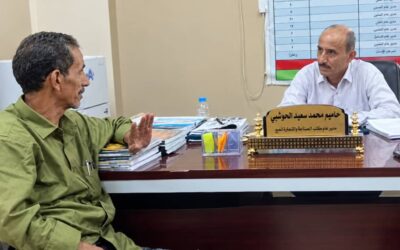 مدير عام صناعة لبعوس يبحث مع قيادة صناعة لحج أزمة تموين محطات كبار المستهلكين بالوقود