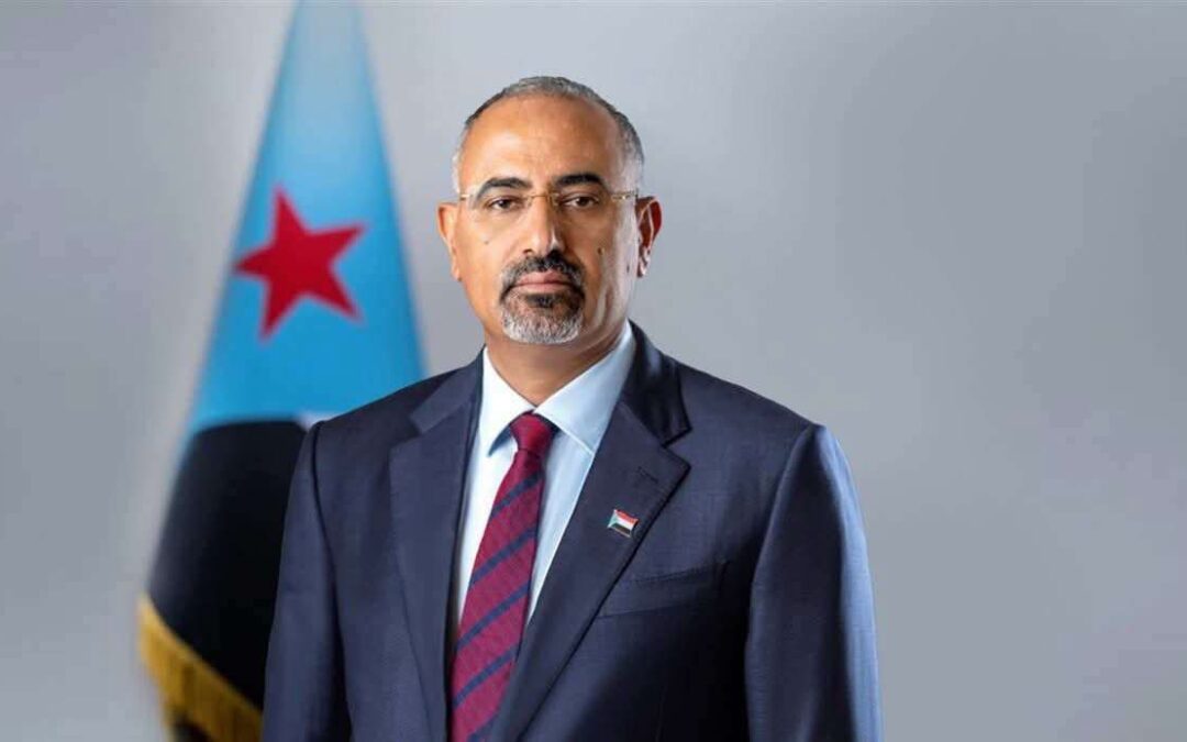 الرئيس الزُبيدي يُعزّي في استشهاد القائد البطل العقيد معاذ علي صالح ورفاقه