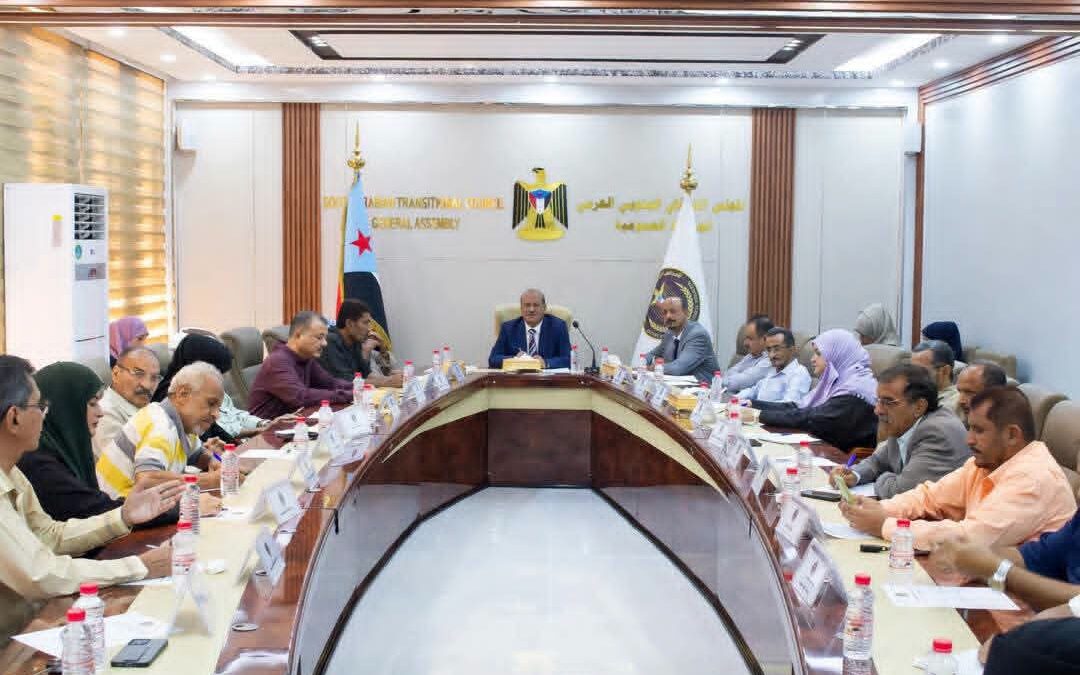 الهيئة الإدارية للجمعية الوطنية تناقش المستجدات السياسية والأمنية وتؤكد رفض جرّ الجنوب إلى حرب الشمال وتدعو لإغاثة نازحي الصبيحة