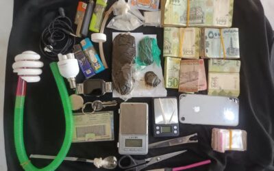 مكافحة المخدرات تضبط أحد أخطر مروجي الشبو والحشيش بمنطقة بويش روكب شرق المكلا