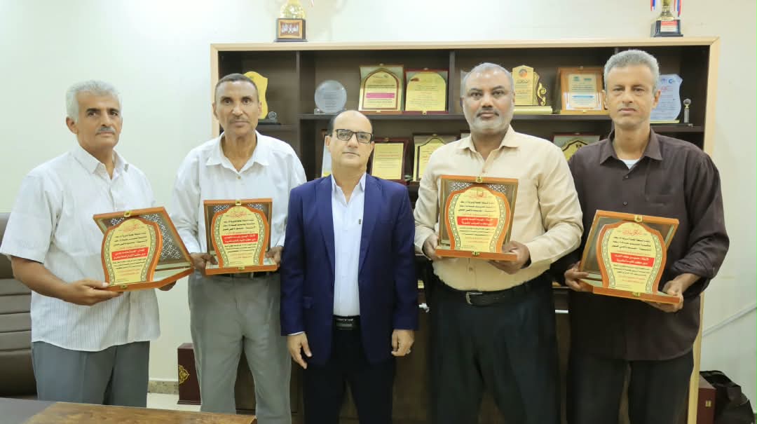 مدير عام دارسعد يكرم خمسه من المدراء المميزين في مهام عملهم على مستوى المديرية