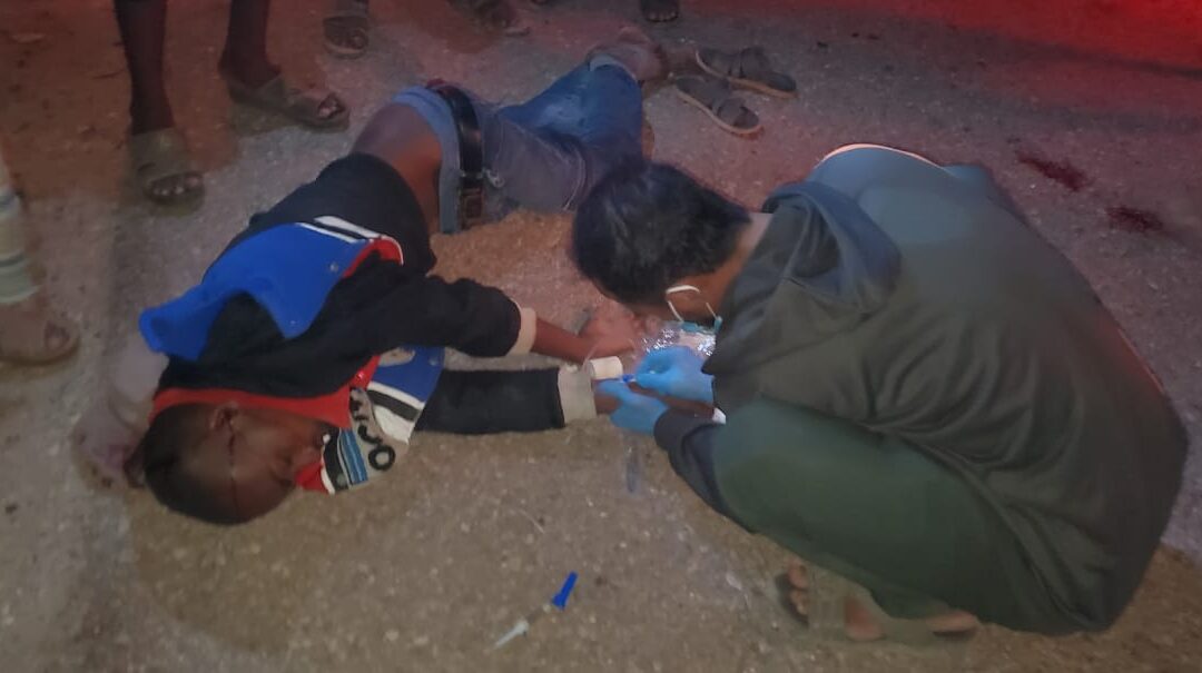 مدير صحة أحور يستأجر سيارة من حسابه الخاص لإنقاذ مصاب إفريقي على الطريق الدولي