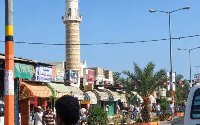 مطالبات شعبية في خنفر بمنع حمل السلاح ليلاً لسائقي الدراجات النارية وتفتيش مخيمات النازحين