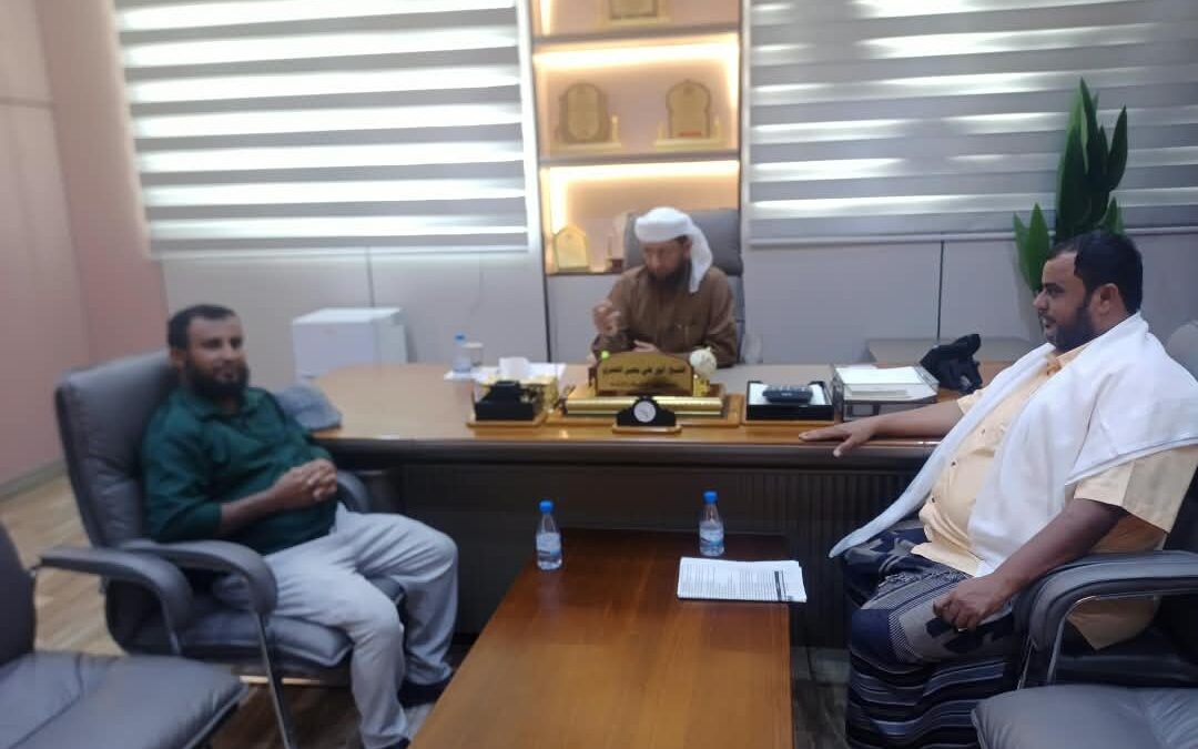 مدير إدارة الفكر والإرشاد بانتقالي لحج يلتقي نائب وزير الأوقاف والإرشاد لبحث سبل التصدي للأفكار الحوثية الرافضية